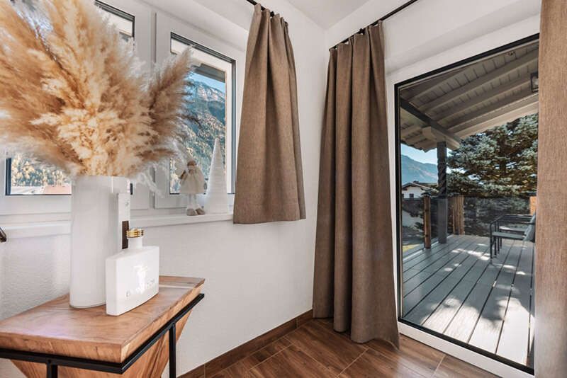 Balkontür im Vorraum von Top 3